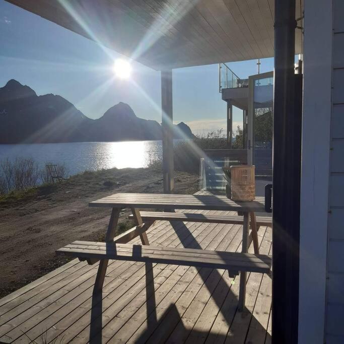 Senja, Husoy I Senja. Leilighet Med Utsikt Over Fjord Og Fjell Tofta Eksteriør billede